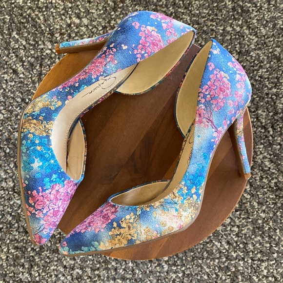 Jessica Simpson Livvy Floral Pumps - Picture 3 of 9
